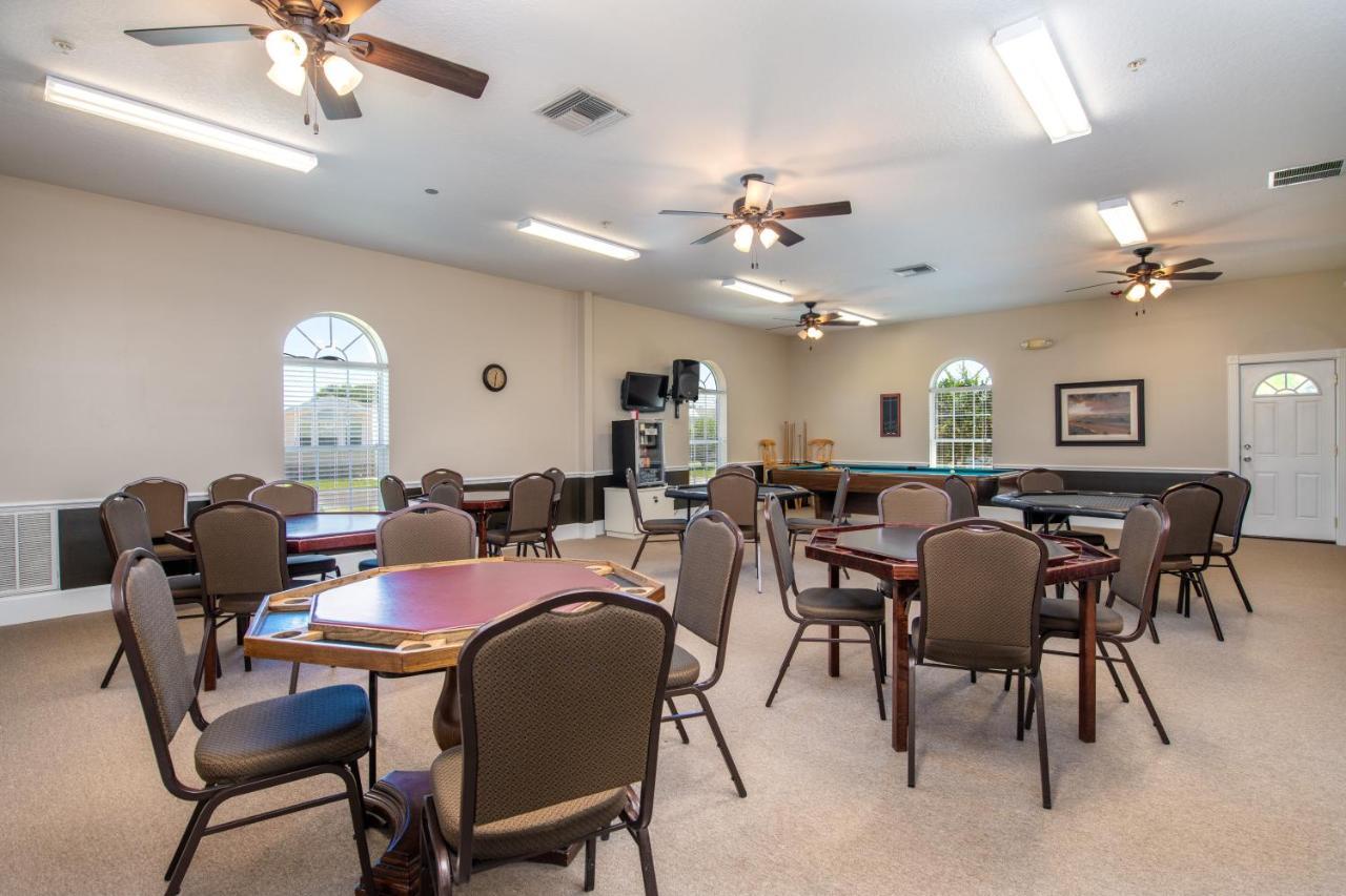 Majestic Oaks Rv Resort Zephyrhills Εξωτερικό φωτογραφία